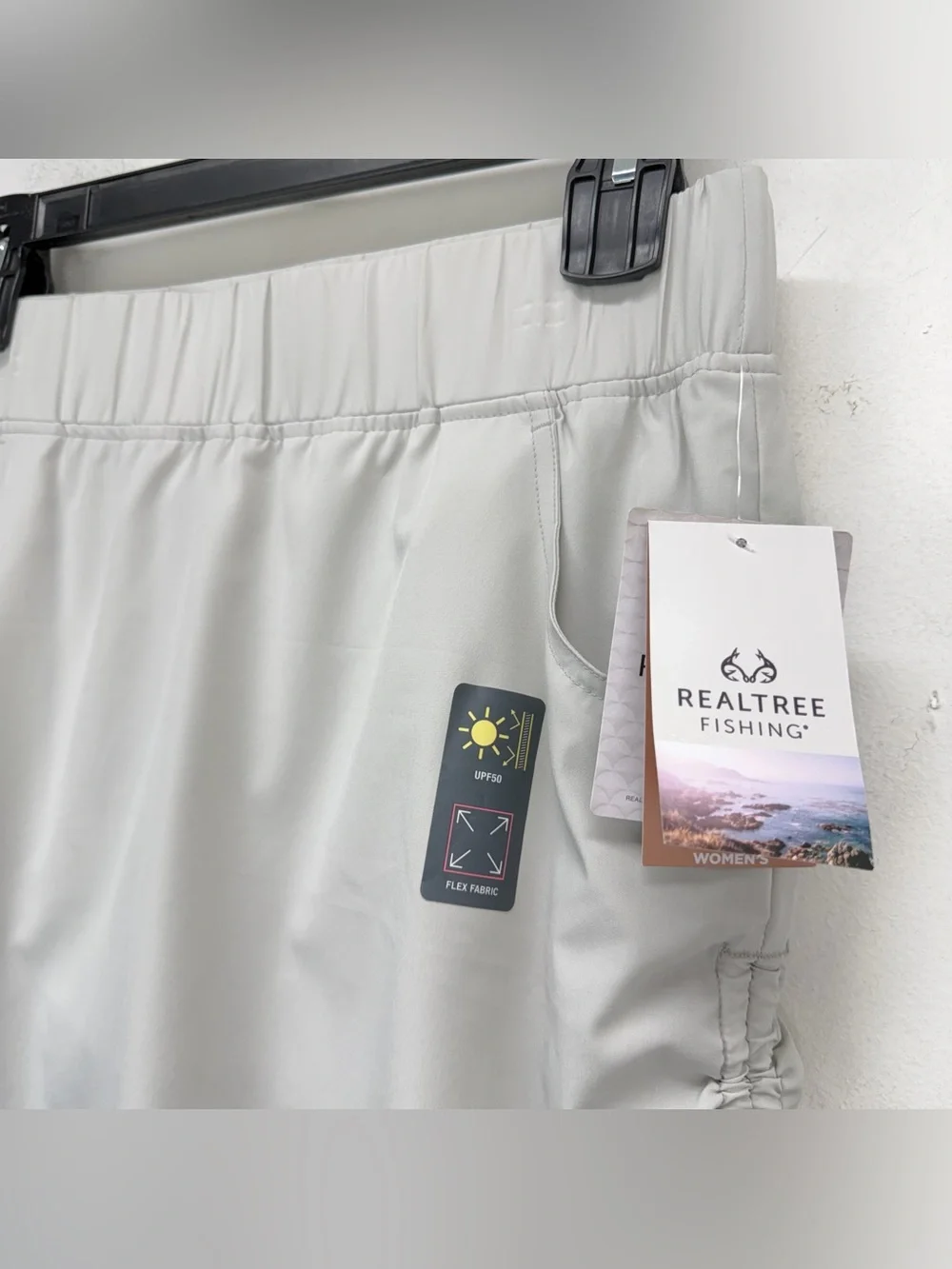 Realtree Fishing size Medium Women’s Glacier Gray Cinched Outdoor Skort NWT